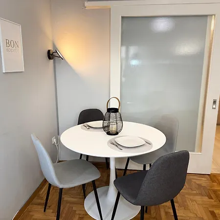 아파트 Your Comfy Place In