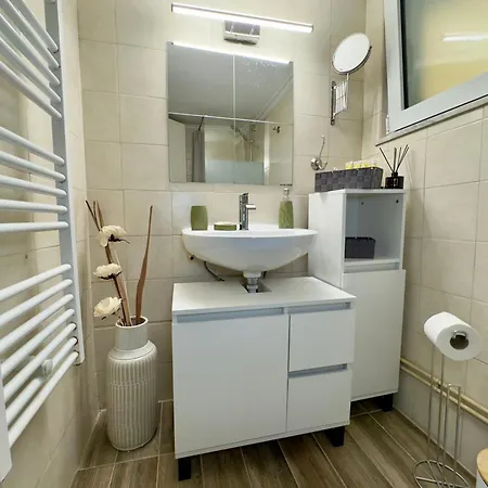 아파트 Your Comfy Place In *