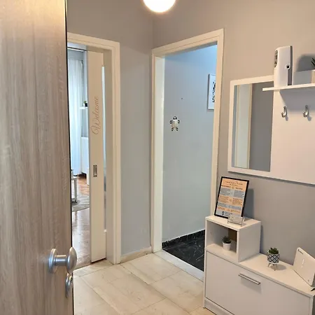 Your Comfy Place In דירה